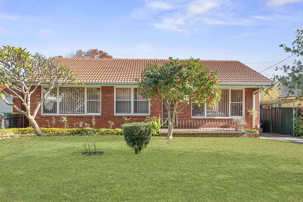 6 Bradley Crescent, Wiley Park, NSW 2195