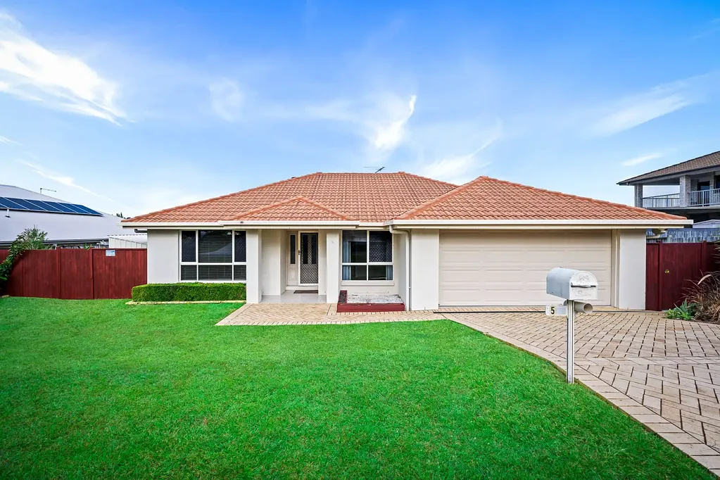 Mango Hill 4部屋 Spacious Family Living on 734m² in a Prime Mango Hill Location