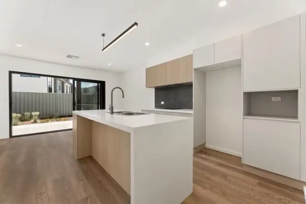 Bruce 3房  Contemporary Comfort in the Heart of Bruce