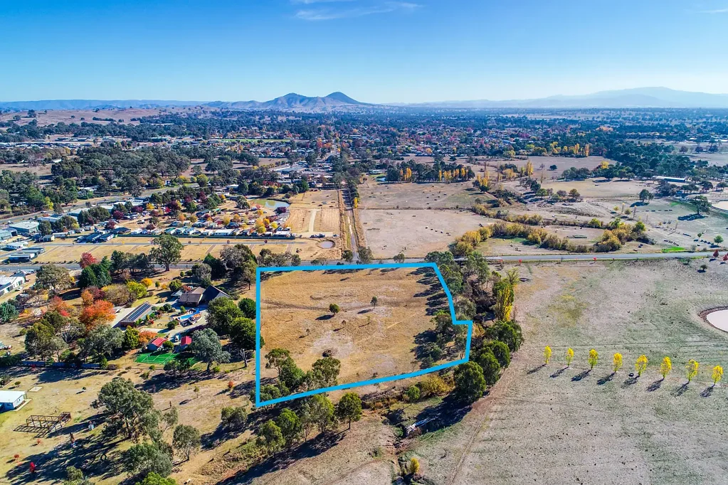 Mansfield YOUR SLICE OF COUNTRY PARADISE - 4.56 ACRES IN MANSFIELD, VIC