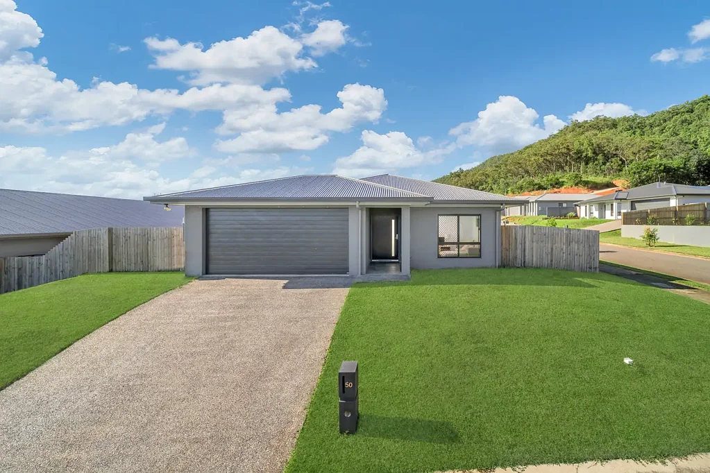 Gordonvale 4غرفة نوم Invest with Confidence - Wonderful Tenant Secured Until 14 May 2027
