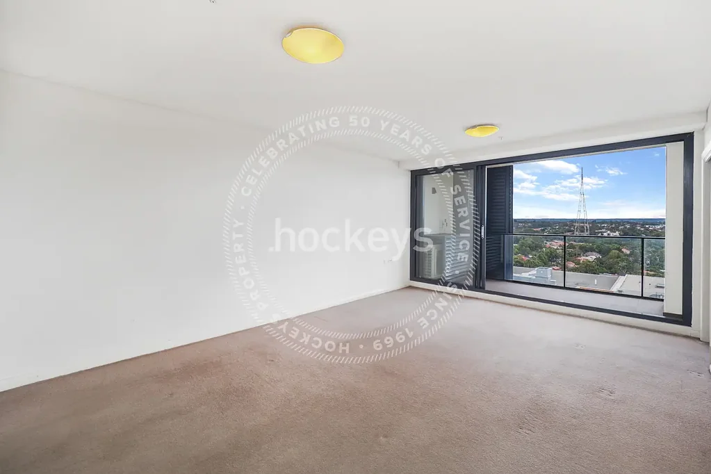 Stunning Sun Drenched North Facing Apartment