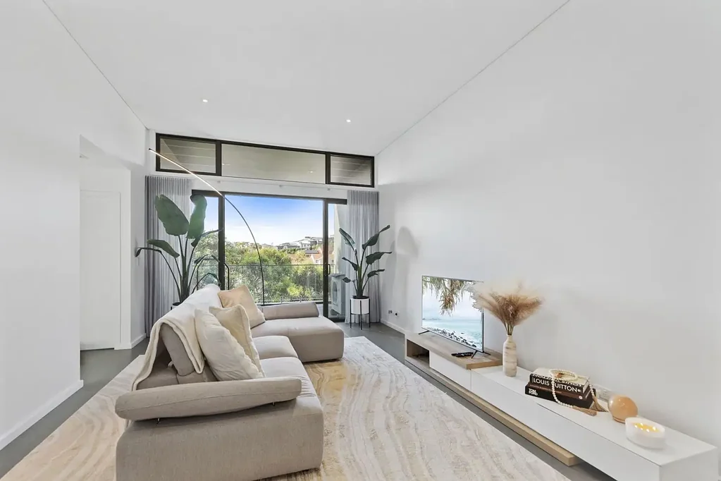 Contemporary Comfort in a Sought After Terrigal Complex