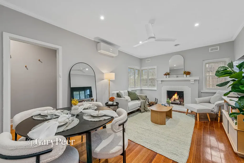 Caulfield North 2Kwarto Stylishly renovated with courtyard appeal