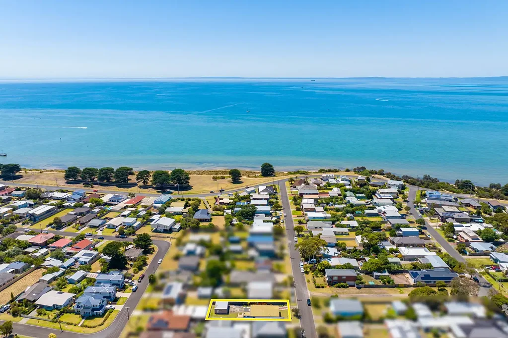 26 Gilbert Street, St Leonards, VIC 3223