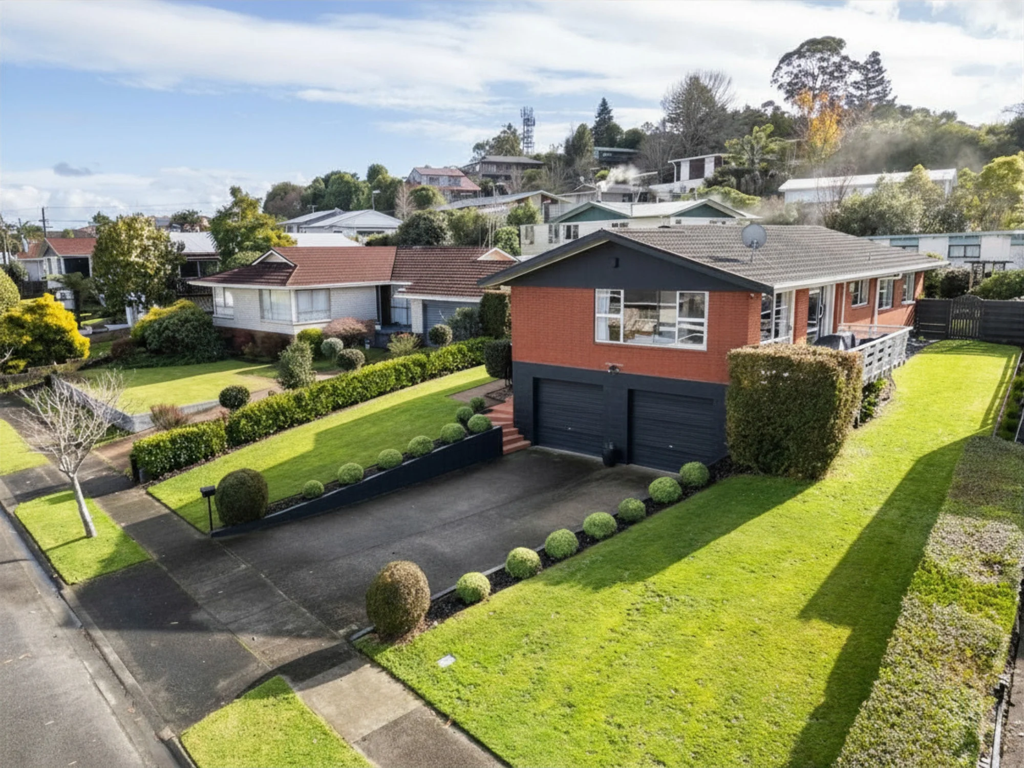 Dinsdale 4Moenga Modern Design, Elevated Living