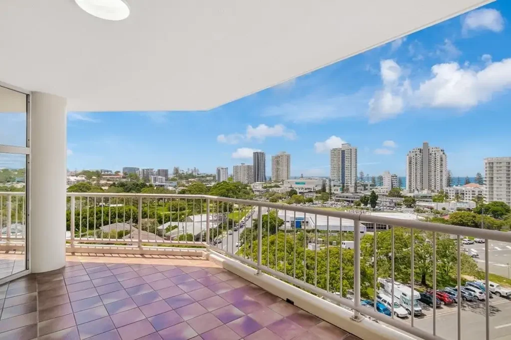 Tweed Heads 3chambre Iconic Glenorcy Whole Floor Renovated Apartment with Sweeping Views