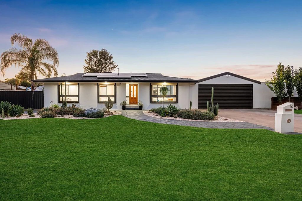 16 McClure Avenue, Reynella East, SA 5161