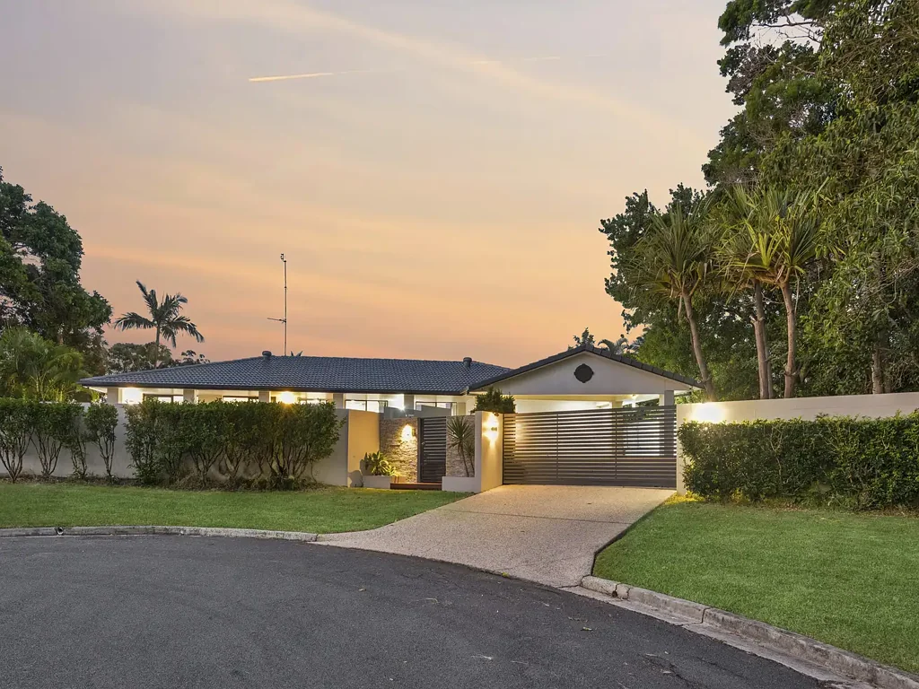 Southport 3房  Renovated Retreat - In One of Southport's Most Coveted Cul-de-Sacs