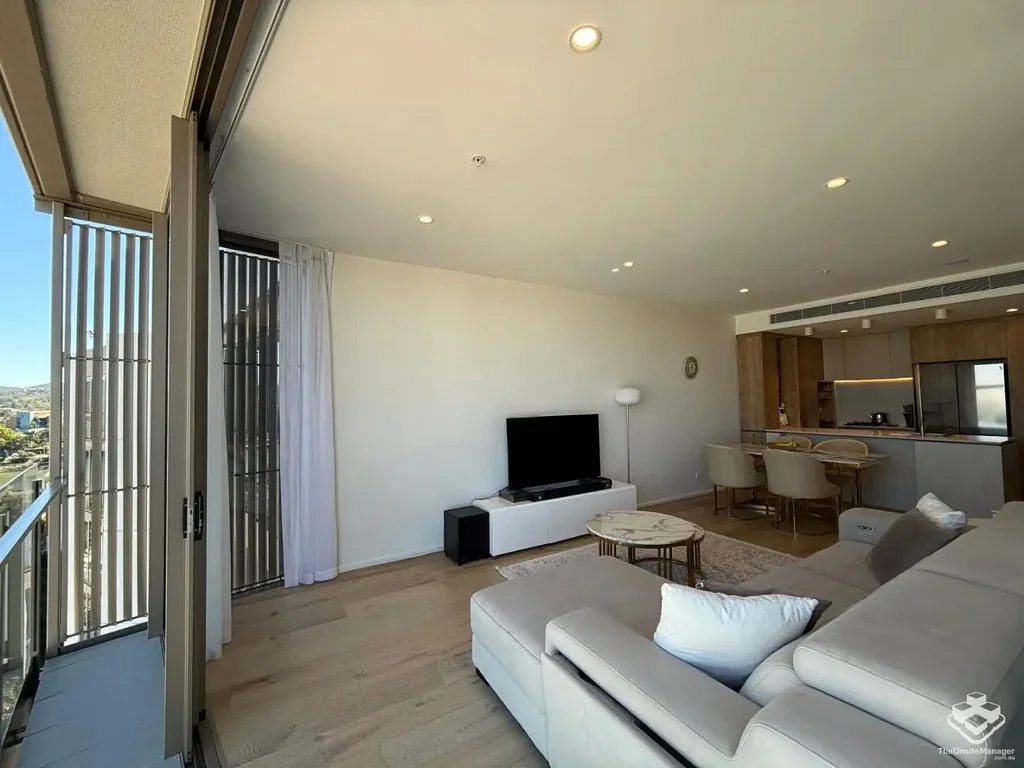 Stylish & Spacious 2 bedroom next to Brisbane River