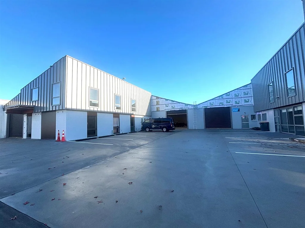 Waltham Waltham Reno: Prime Lease Location