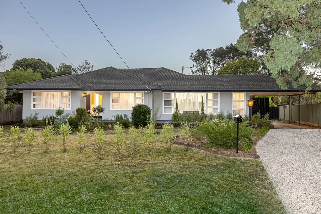 Mount Helen 4ਬੈੱਡਰੂਮ Elegant Family Living in a Prime Mount Helen Pocket