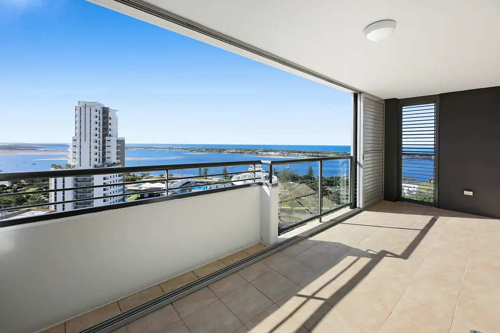 Southport 2房  Rare Opportunity in Nexus Towers – Stunning Broadwater Views from the 15th Floor