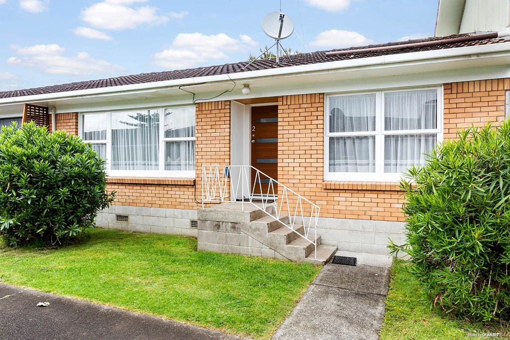 Sunny 2 Beddie in the Heart of Browns Bay