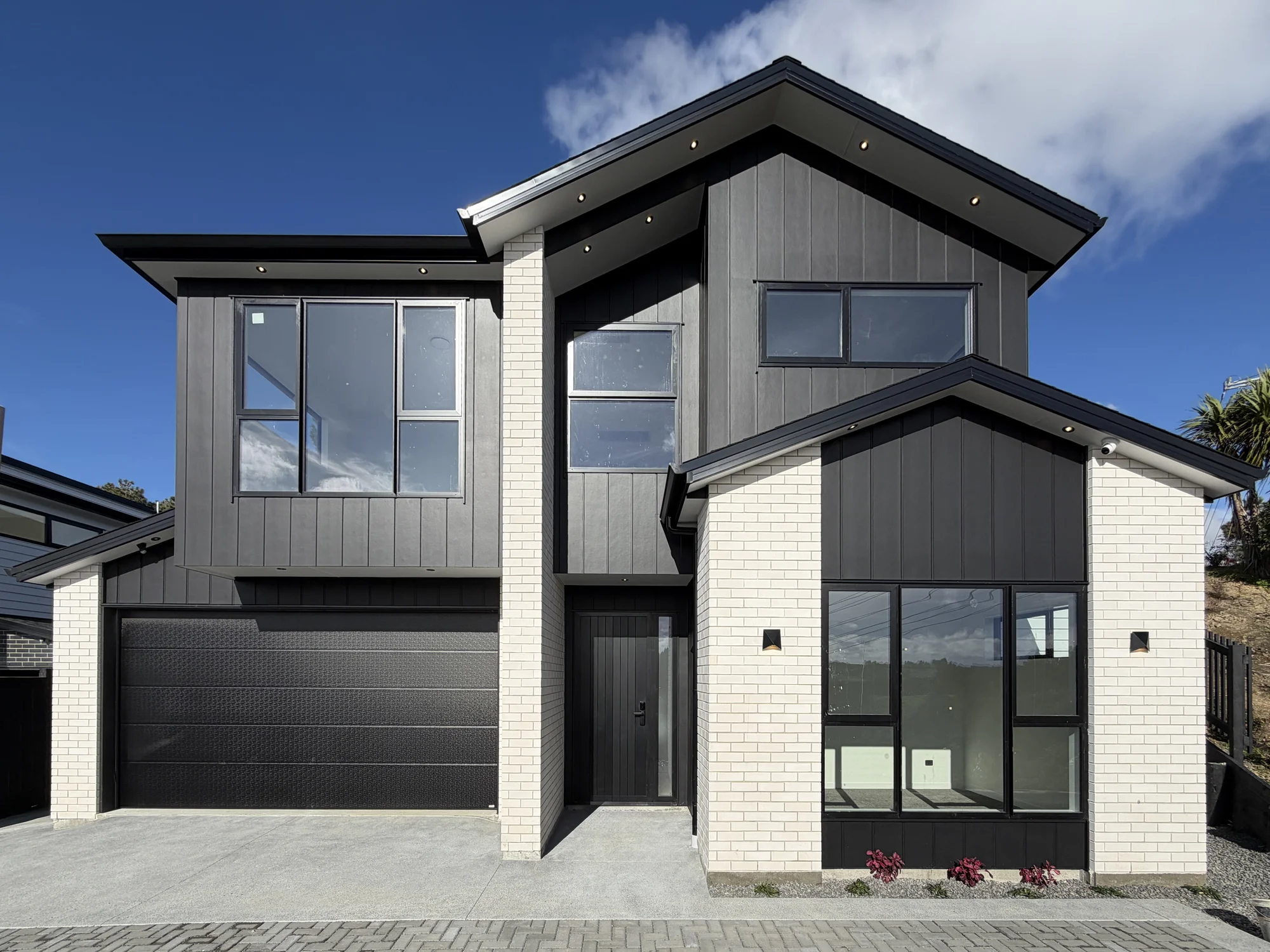 Millwater 6Moenga Must-See Home with Granny Potential