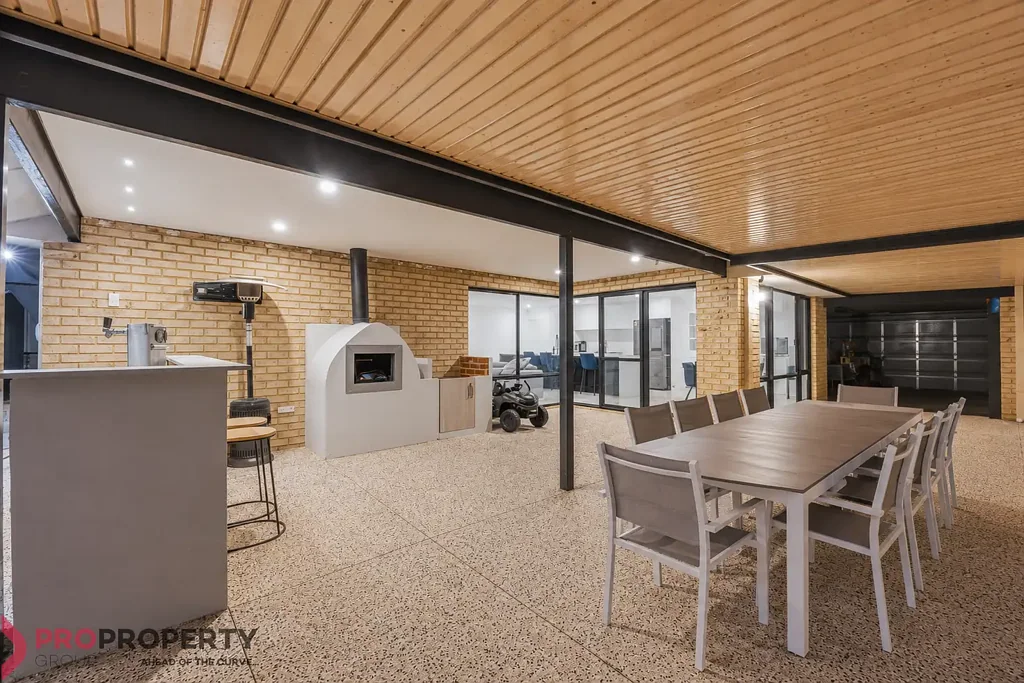Clarkson 4房  Contemporary Family Living with Poolside Appeal in a Prime Clarkson Setting