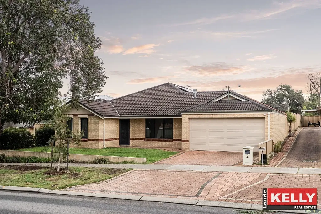 Redcliffe 4Moenga MASSIVE RENOVATED RESIDENCE OPPOSITE ST MARIA GORETTI