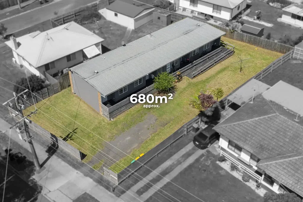 Moe 5房  The Brief: High-Yield Investment with Five Self-Contained Units