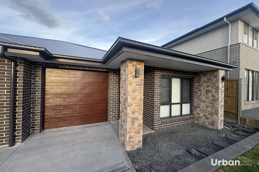 Three Bedroom Duplex with a Large Study in Chisholm
Both Duplexes are available for lease 98 and 98a.