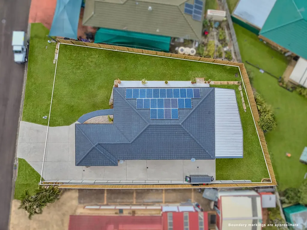 Wellington Point 5Moenga Modernised Family Home on 759sqm&apos;s - Side access!