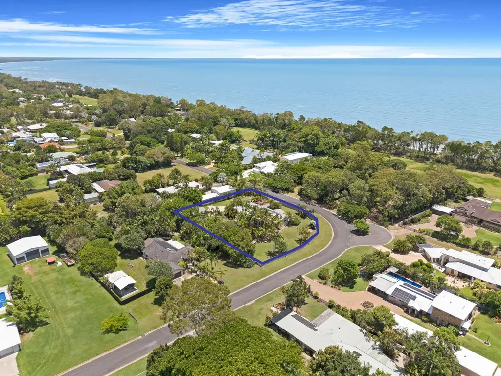 Dundowran Beach 6 Bedroom Coastal Family Oasis With Pool, Shed & Space – Just Steps From Dundowran Beach