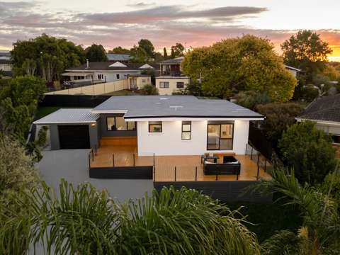 Pakuranga Heights 4房  Your Dream Home Awaits