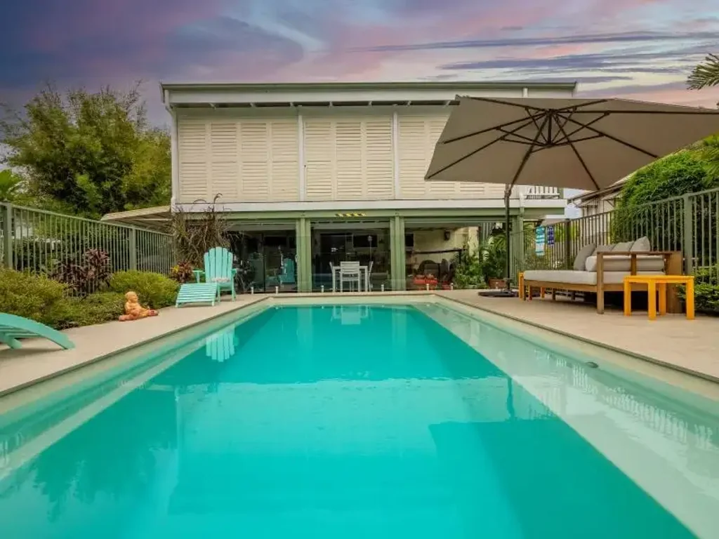 West End 3chambre Queenslander with Pool, Shed + Side access