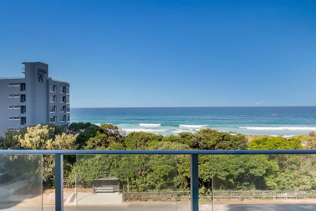 Beachfront Bliss - Unfurnished Apartment in Prime Location