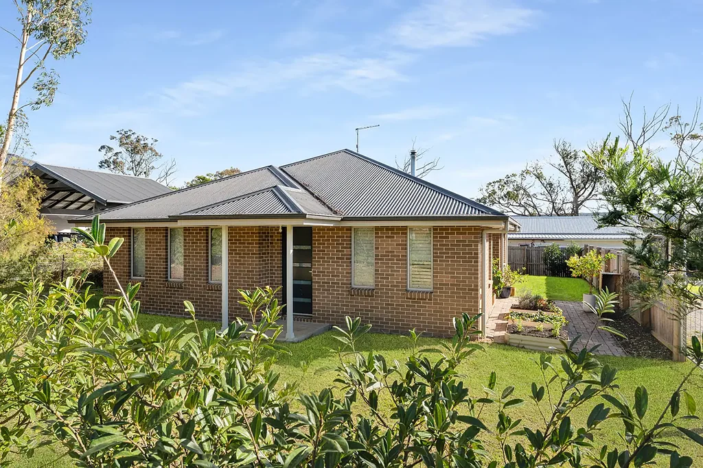 Modern Living in a Peaceful Yerrinbool Setting