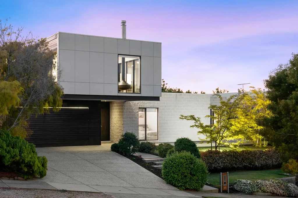 Highton 4ห้องนอน Architectural Brilliance Meets Northern Serenity by the Barwon River
