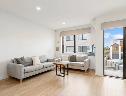17 Bloom Crescent, Sunnyvale, Waitakere City, 3 Bedrooms, 2 Bathrooms, Townhouse