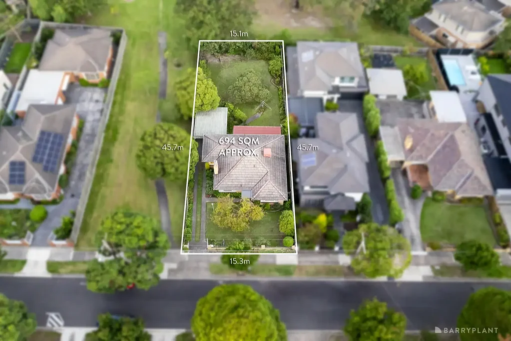 Bulleen 3房 宽敞地块694㎡ 现代厨房燃气灶 靠近公园学校 多功能阳光房 灵活改造空间 绿意盎然近邻 Enjoy Today, Plan for Tomorrow