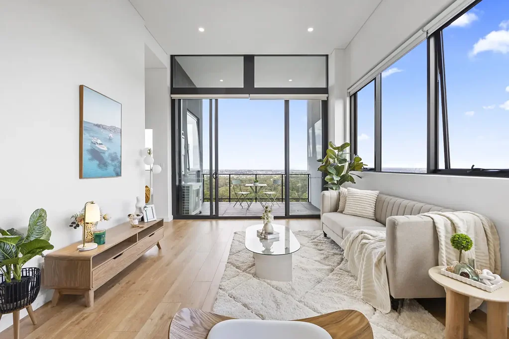 Lane Cove 3房 悉尼CBD全景视野 高天花板采光佳 开放式起居区 私人阳台 现代石材厨房 宽敞卧室 时尚浴室 两间专用车位 黄金村位置 Stylish Apartment with Sweeping City Views in the Heart of Lane Cove