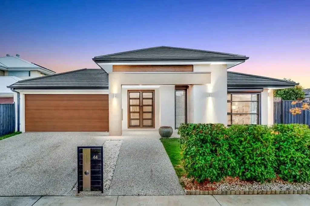 Mickleham 5ห้องนอน 5 Bedrooms, Theatre, Security Upgrades & Premium Finishes.