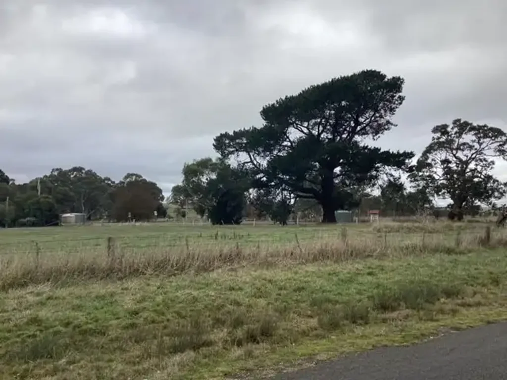 Evansford  Three Road Frontages with Outstanding Lifestyle Potentia