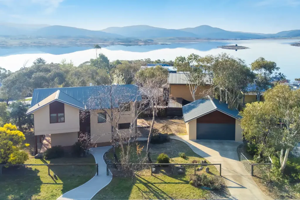 East Jindabyne 4房  Home of Elegance with Stunning Views