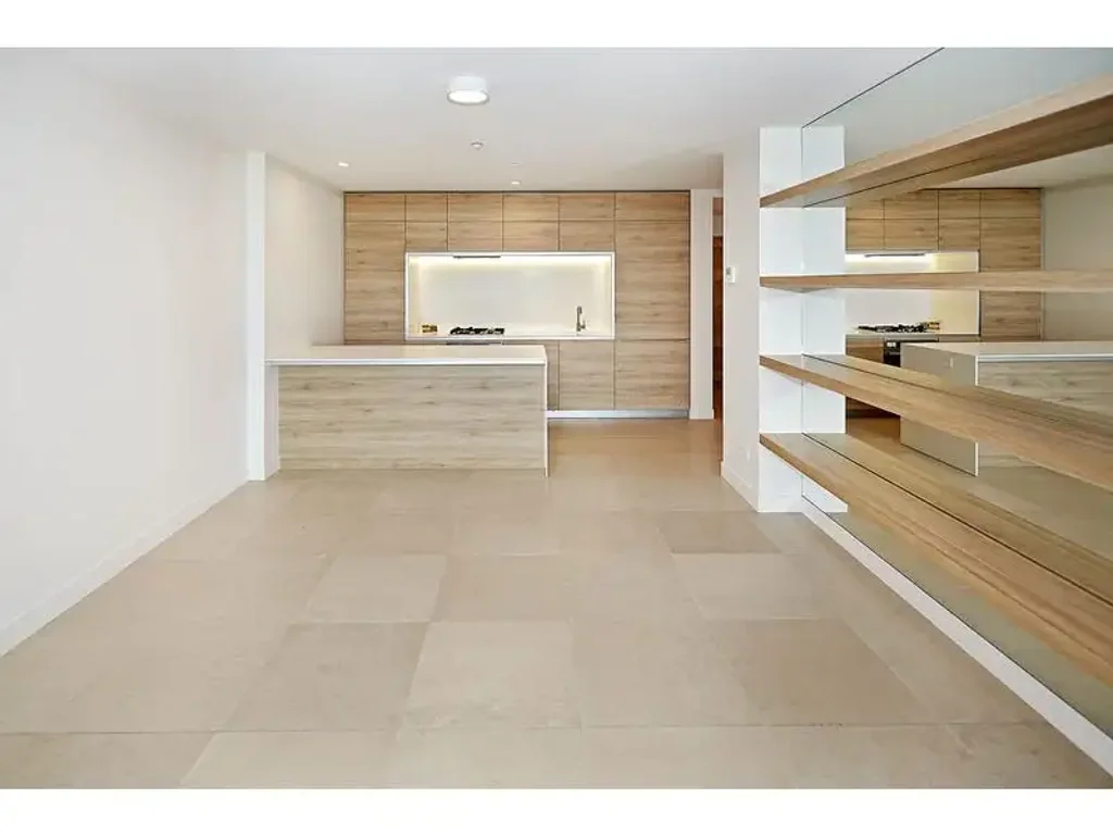 Luxury Living with Amazing Albert Park Lake Views in Prime Location