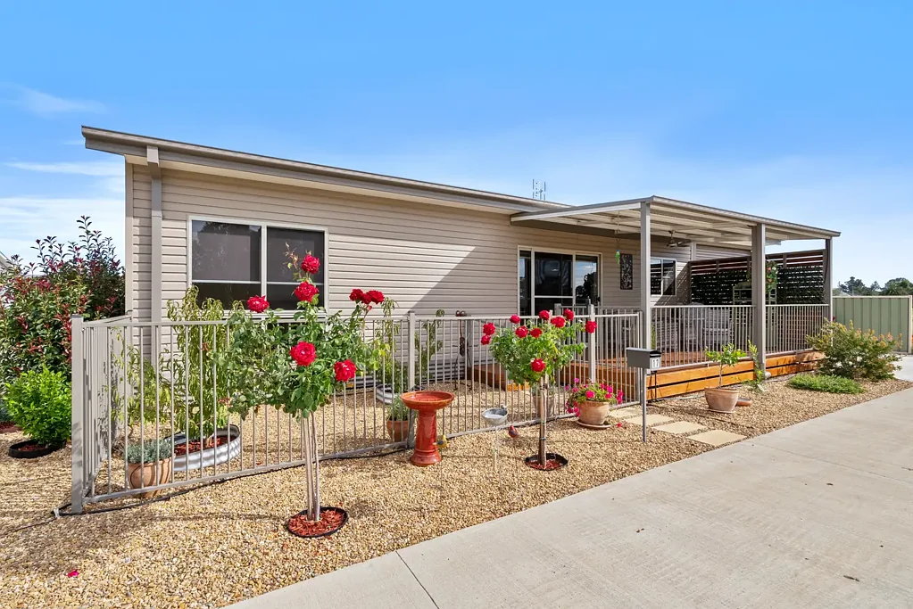 Tocumwal 2房  Peaceful, As-New Retirement Living Moments from the Murray River