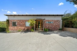 1A Wells Parade, Blackmans Bay