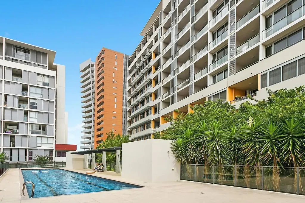 Modern Apartment with Stunning Views in Prime Location