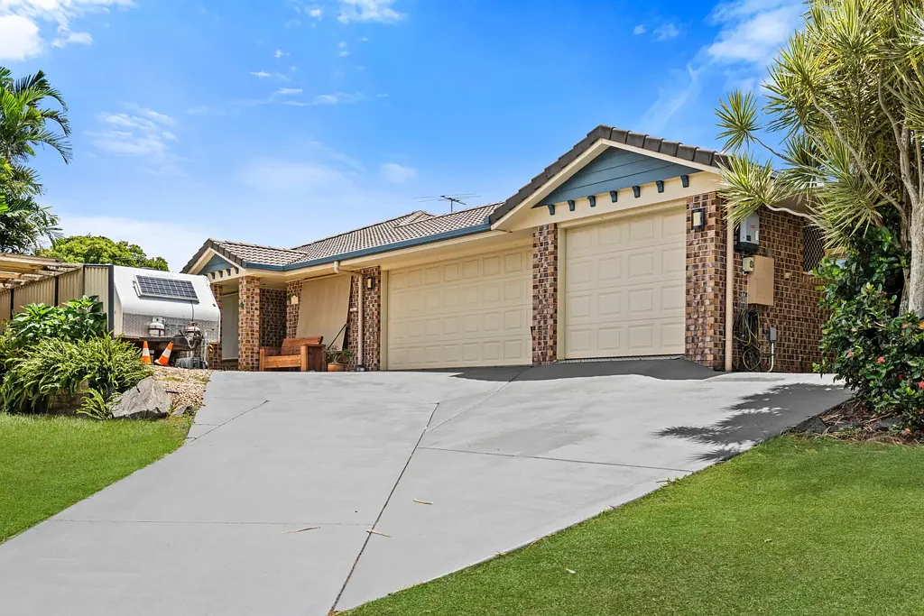 5 Bluefin Court, Redland Bay, QLD 4165