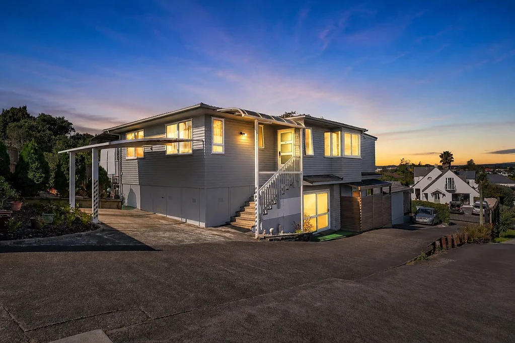 Howick 6 Slaapkamer Howick 6 Bedroom home with CV $1.2m
