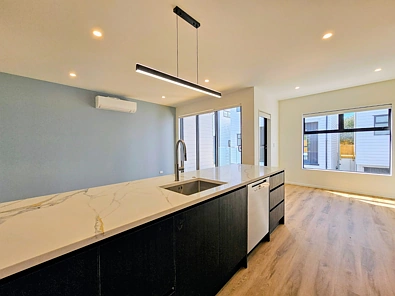 nice House in desired Macleans Zone