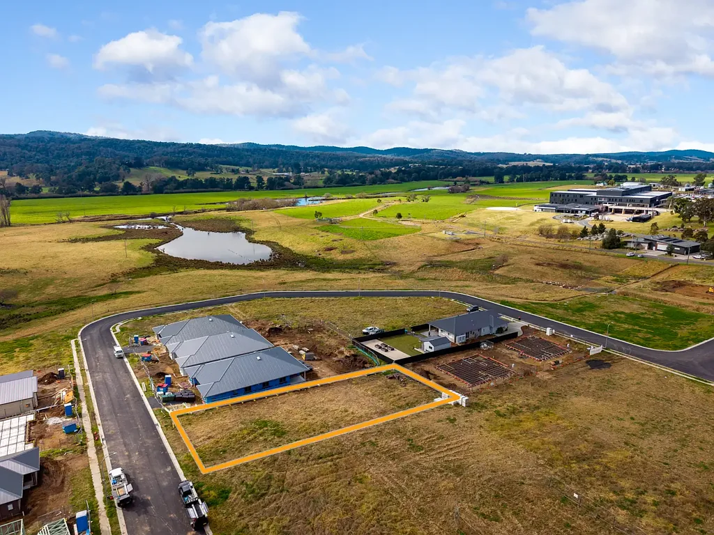 22 Warbler Circuit, Bega, NSW 2550