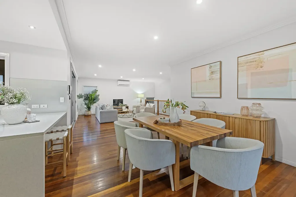 Stafford 5Zimmer Rare Dual Living Opportunity | 5 Bedrooms, 3 Bathrooms, 2 Kitchens & Endless Flexibility