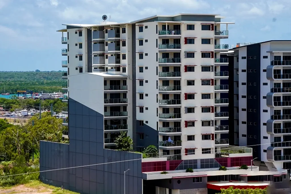 Darwin City 2침실 7th Floor Luxury with City Views, Sunset Balcony & Resort-Style Living
 🛋️🏡