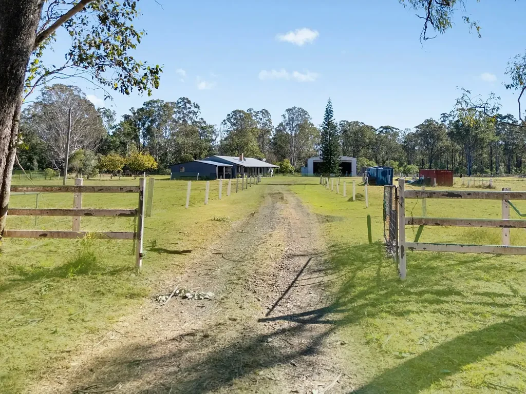 Mount Edwards Nature Lover's Dream: 30 Acres of Secluded, Horse-Friendly Land with Dual Access