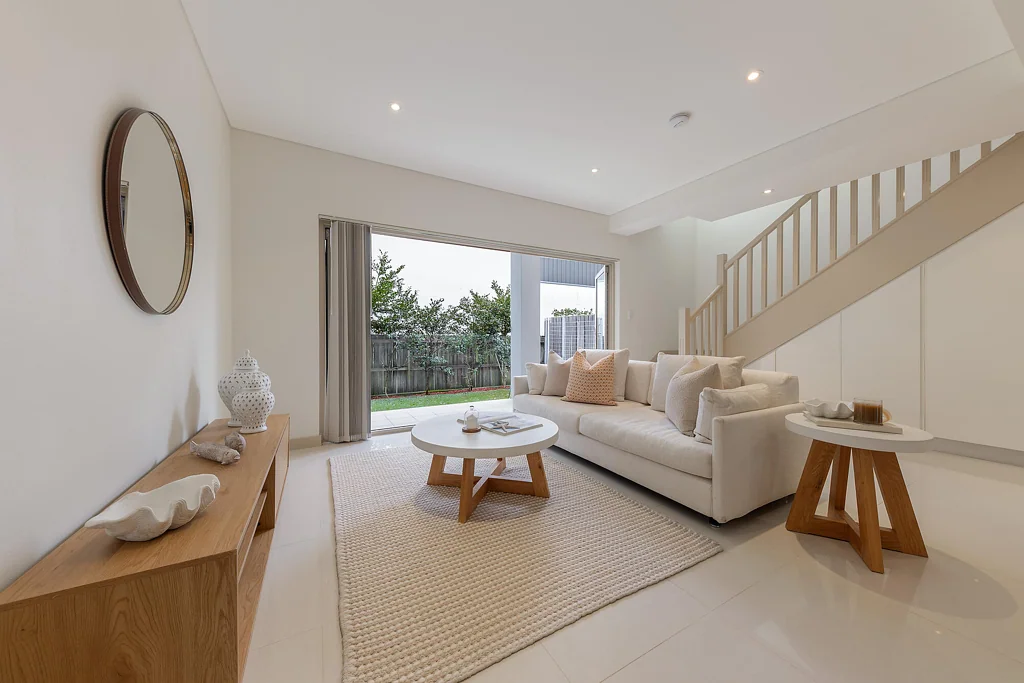 Willoughby 2Moenga Quality built townhouse in a walk-to-everything location
