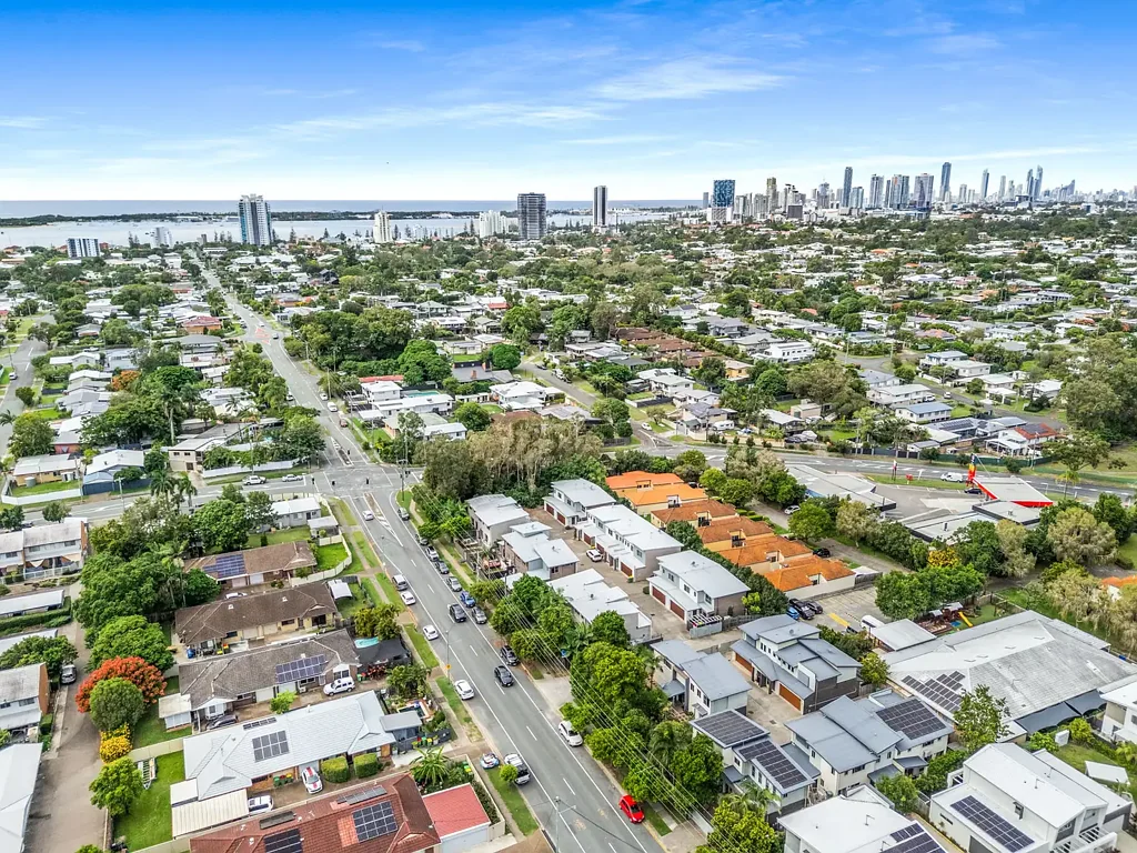 4/136 Central Street, Labrador, QLD 4215