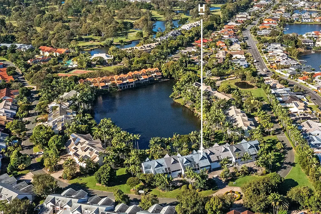 5 Cranston/125 Santa Cruz Boulevard, Clear Island Waters, QLD 4226